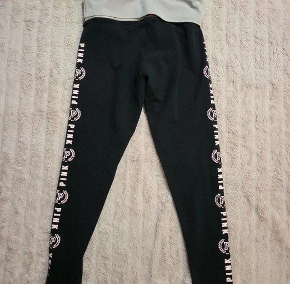 PINK Victoria's Secret YOGA Women's Black and Gray Logo Leggings - Picture 3 of 8
